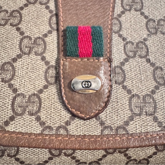 ♦️SOLD♦️Gucci Clutch - Picture 7 of 17